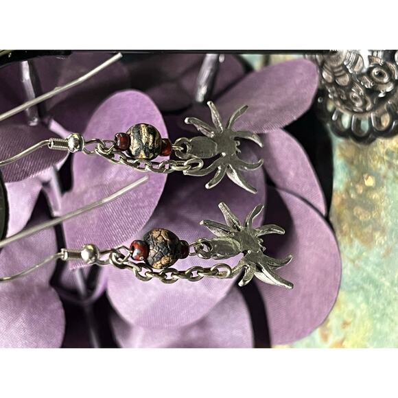 Hand Crafted Gothic Style Earrings - Picture 7 of 10
